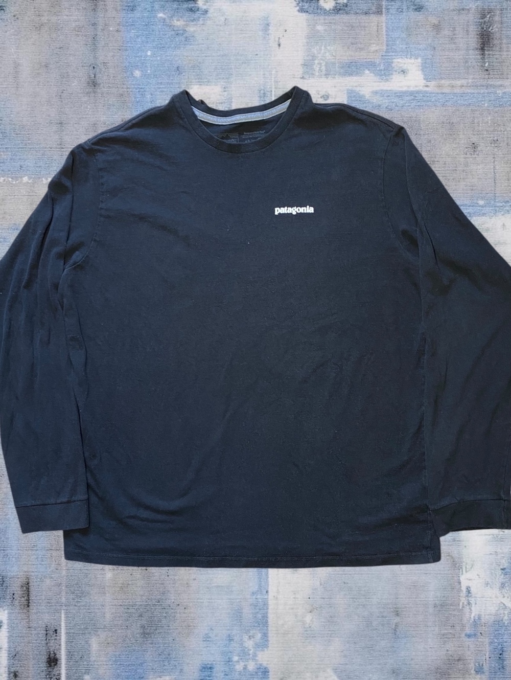 Patagonia Mens Long Sleeve T-Shirt L Regular Fit Black Recycled P-6 Logo Outdoor